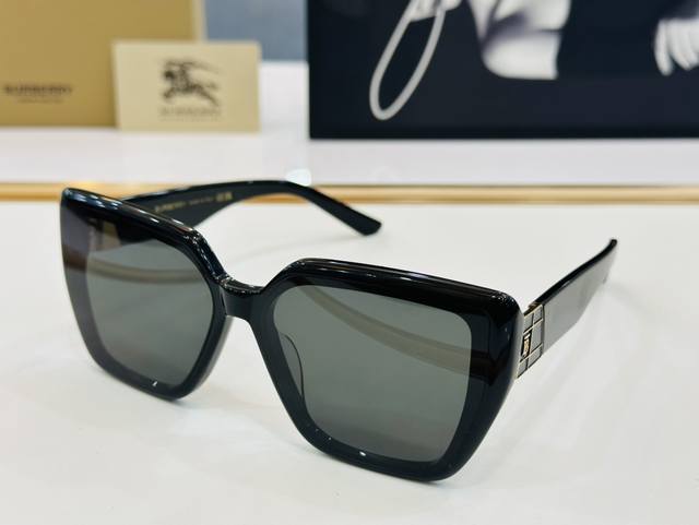 高品质burberr* 巴家 Be5392 Size 61口15-145 女款太阳眼镜 得意 K意大利进口材料制造